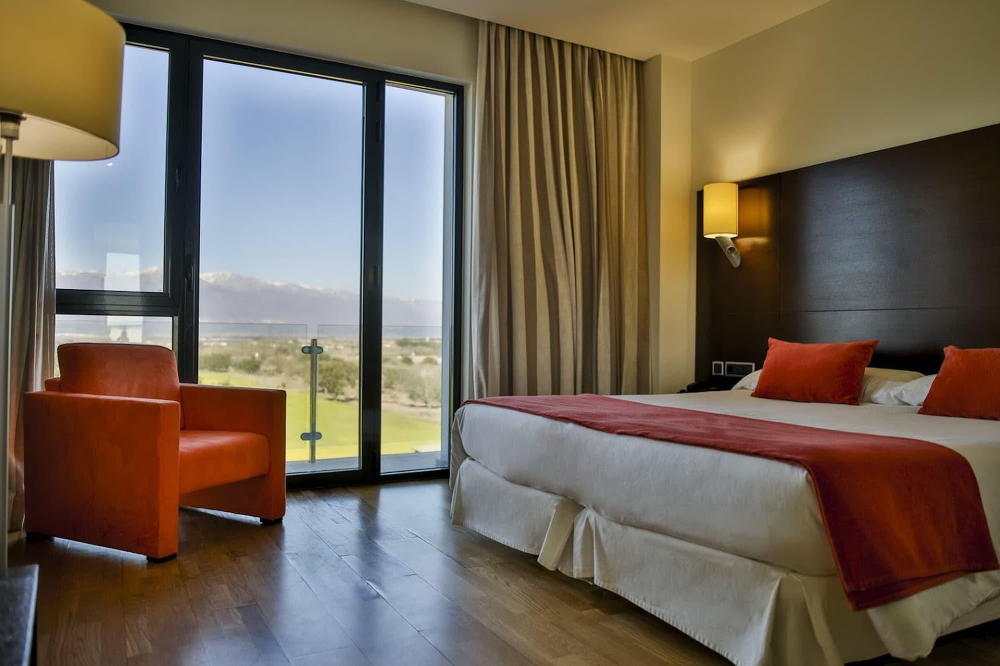Hospedium Hotel Valles De Gredos Golf Talayuela Exteriér fotografie