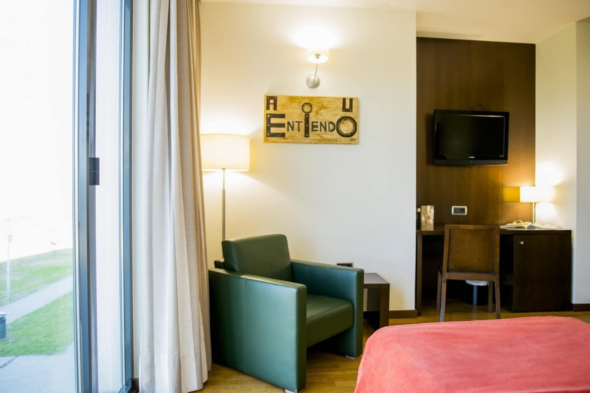 Hospedium Hotel Valles De Gredos Golf Talayuela Exteriér fotografie